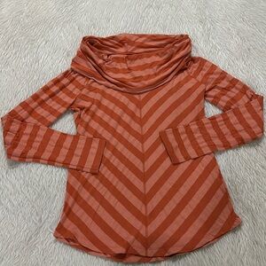 Amber sun orange striped long sleeve top size small